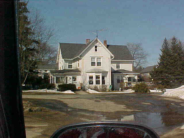 Building photograph for 37 UNDERMOUNTAIN ROAD